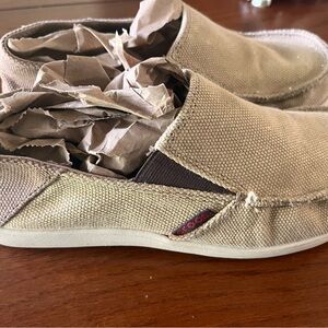 CROCS Kids Moccasins in Tan